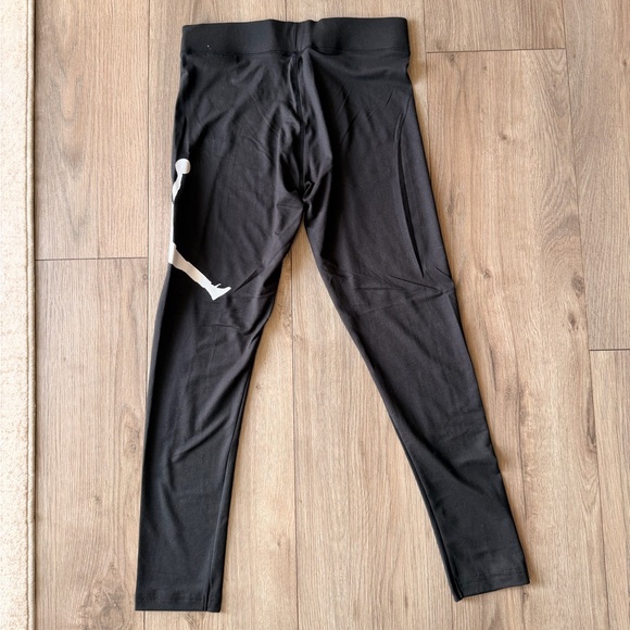 New Girls Jordan Black Leggings - Picture 4 of 4
